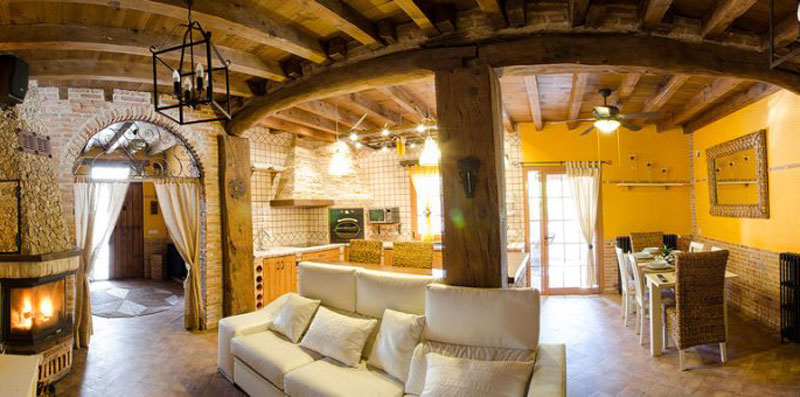 alojamiento cerca de calera y chozas casa rural las herencias