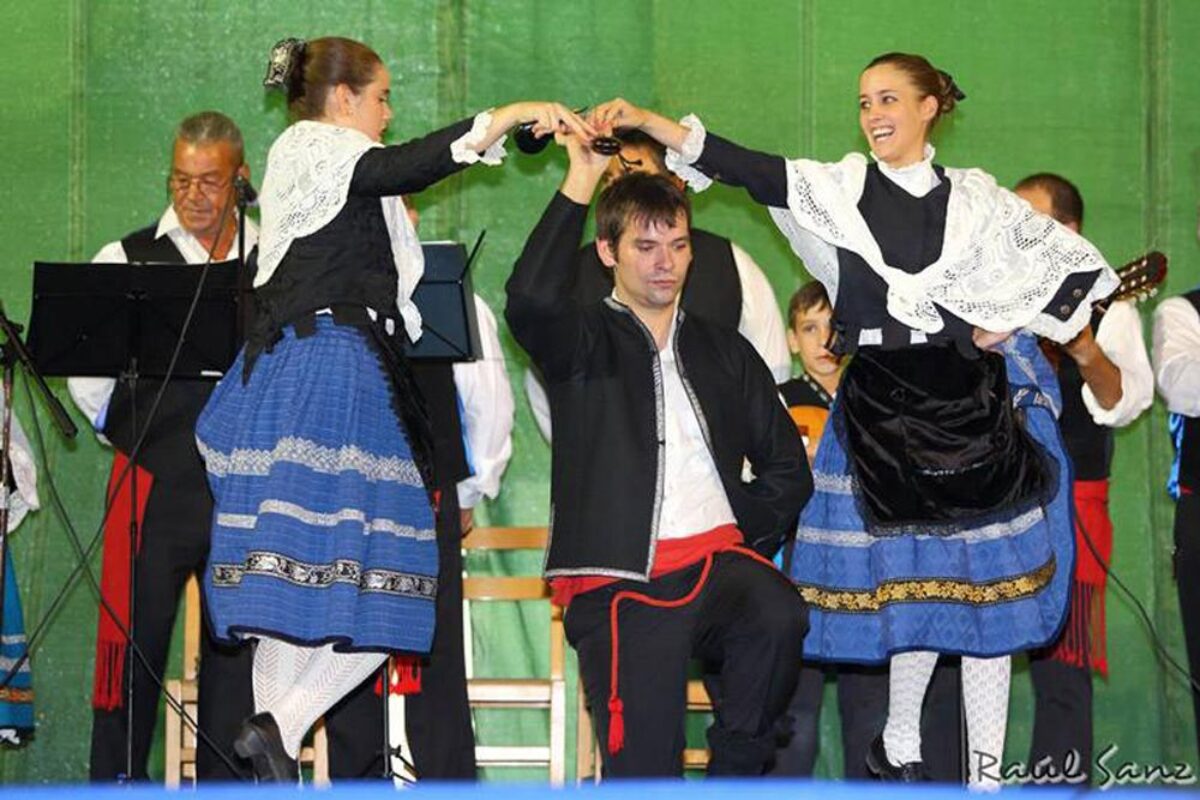 primer certamen bailes regionales en calera